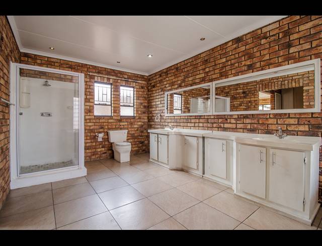 9 BEDROOM FREEHOLD FOR SALE IN RAVENSWOOD